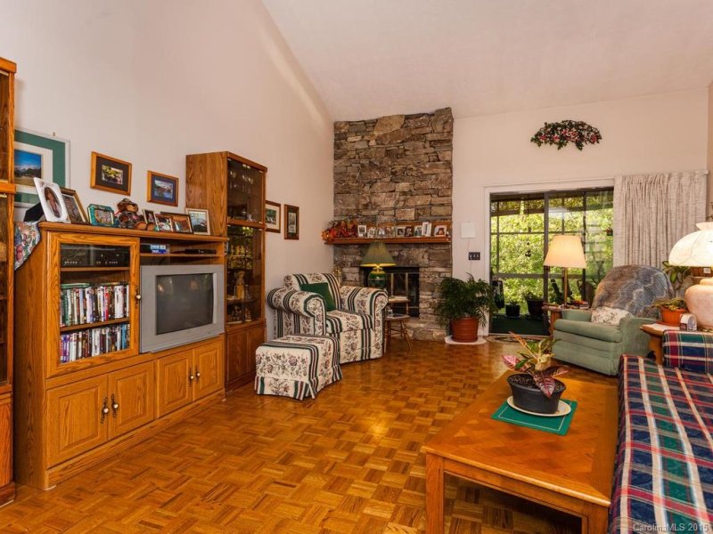 Property image 3 at 202 Juniper Lane, Hendersonville, NC 28739