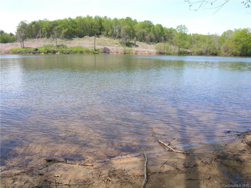 Property image 3 at 234 Bluewater Drive, Statesville, NC 26677