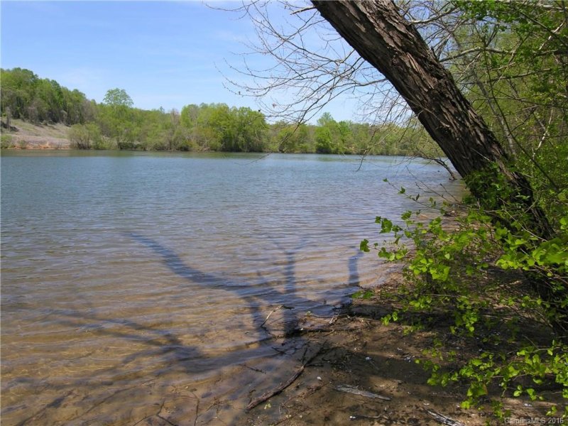 Property image 2 at 236 Bluewater Drive, Statesville, NC 26677