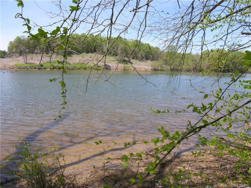 Property image 3 at 236 Bluewater Drive, Statesville, NC 26677