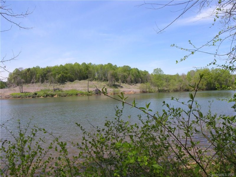 Property image 4 at 236 Bluewater Drive, Statesville, NC 26677