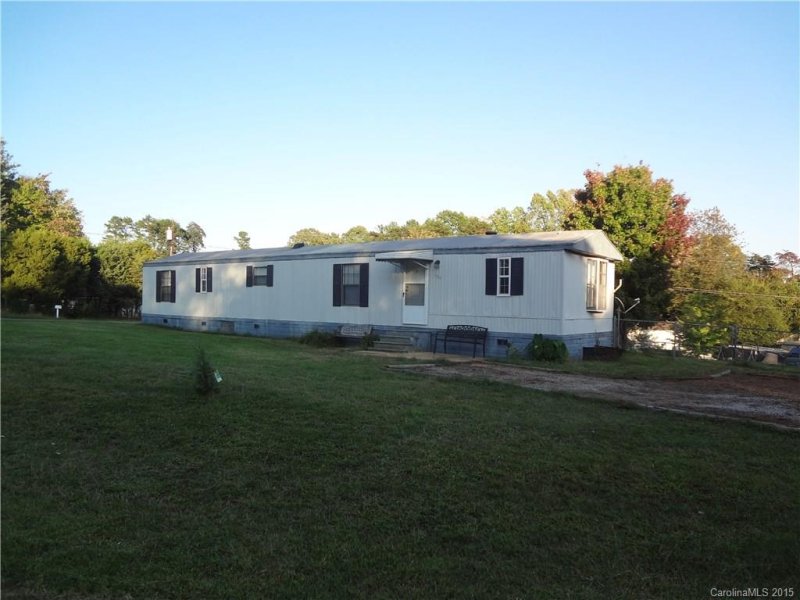 Property image 2 at 105 Driftwood Drive, Mooresville, NC 28117