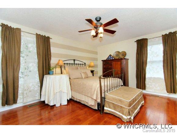 Property image 5 at 10 Evening Shade Drive, Weaverville, NC 28787