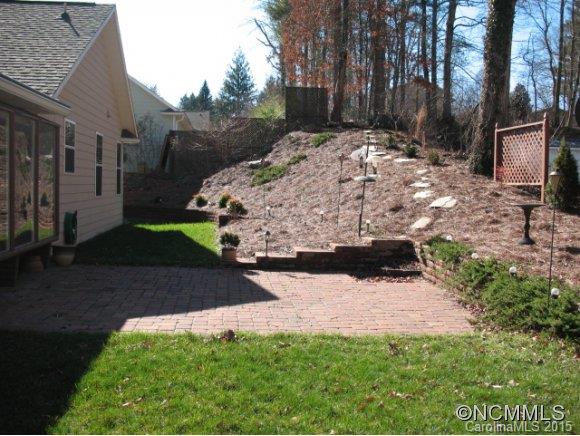 Property image 3 at 12 Catalina Ct, Asheville, NC 28806