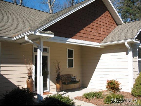 Property image 4 at 12 Catalina Ct, Asheville, NC 28806