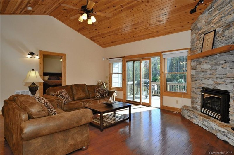 Property image 4 at 16 Constitution Avenue, Waynesville, NC 28785