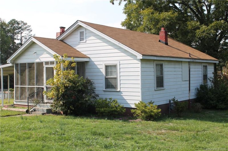 Property image 2 at 1506 Westover Street, Lowell, NC 28098