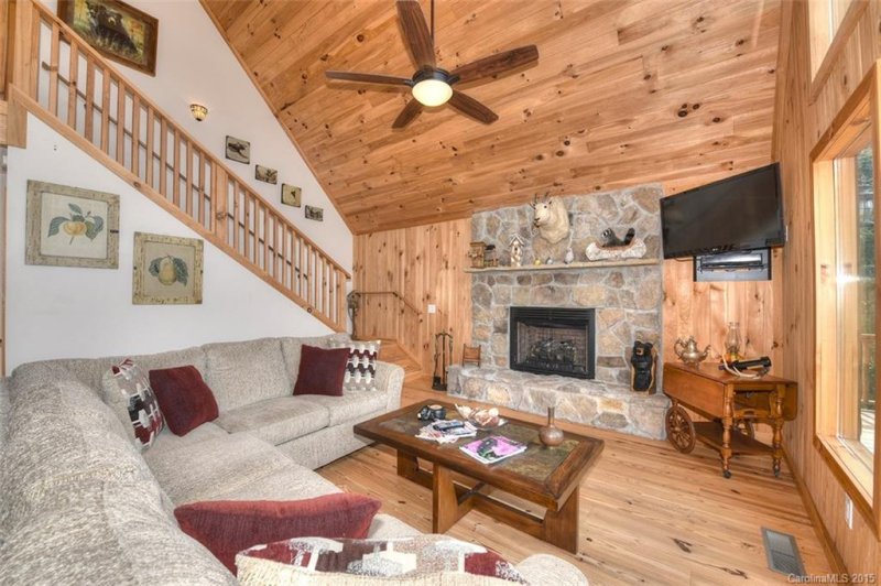 Property image 4 at 657 Split Pine Cove, Clyde, NC 28721