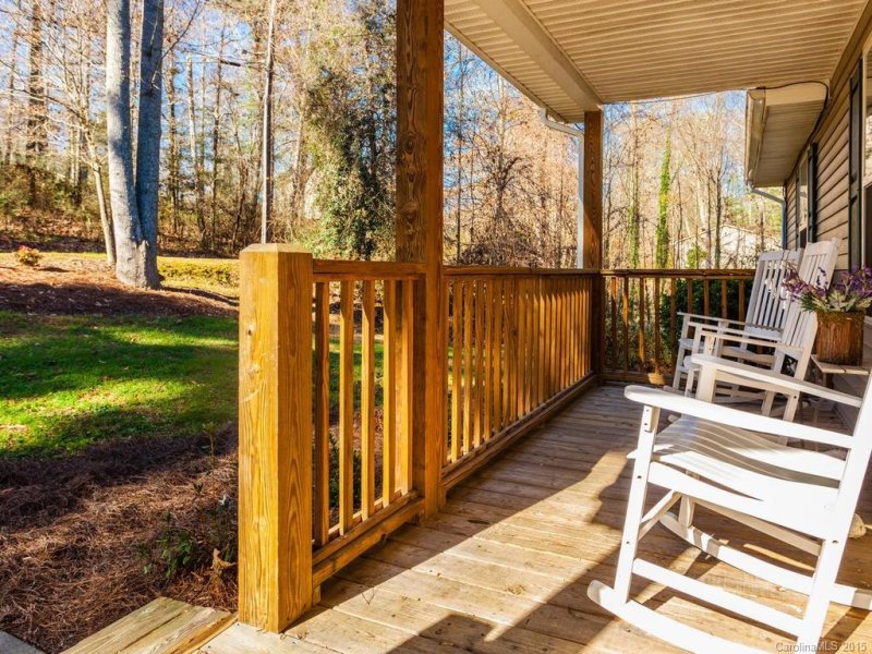 Property image 3 at 120 Twin Brook Drive, Hendersonville, NC 28791