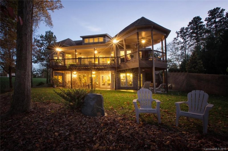 Property image 2 at 9524 Riviera Drive, Sherrills Ford, NC 28673