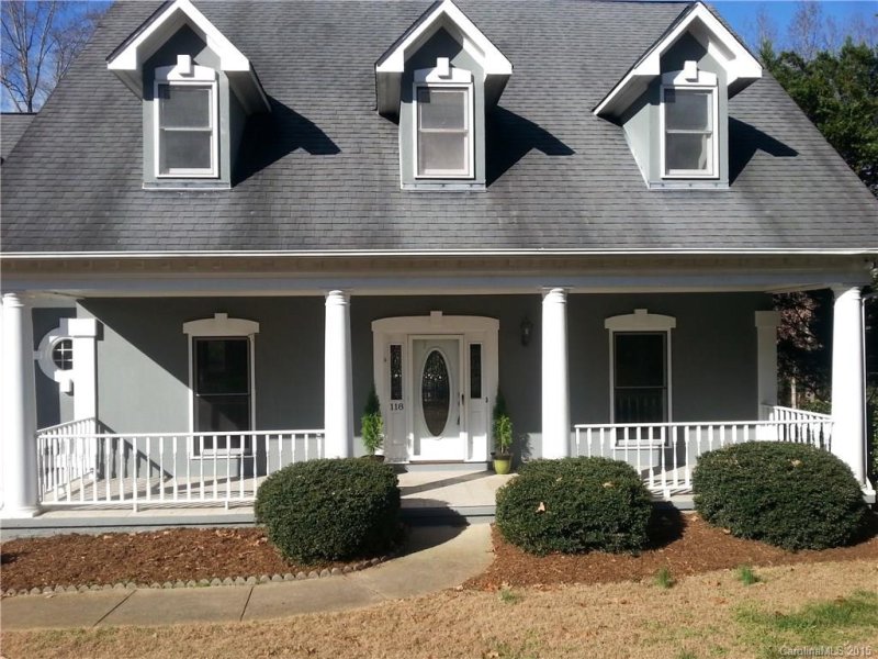 Property image 2 at 118 37th Avenue Place, Hickory, NC 28601