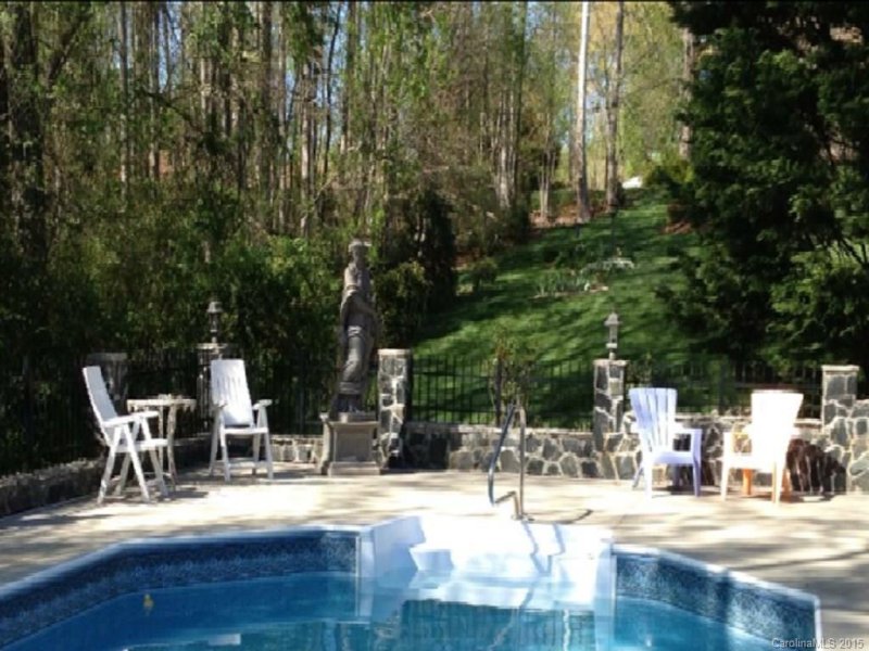 Property image 5 at 118 37th Avenue Place, Hickory, NC 28601