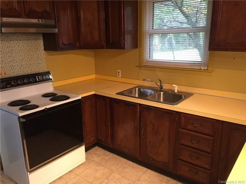 Property image 3 at 404 E Park Avenue, Gastonia, NC 28054