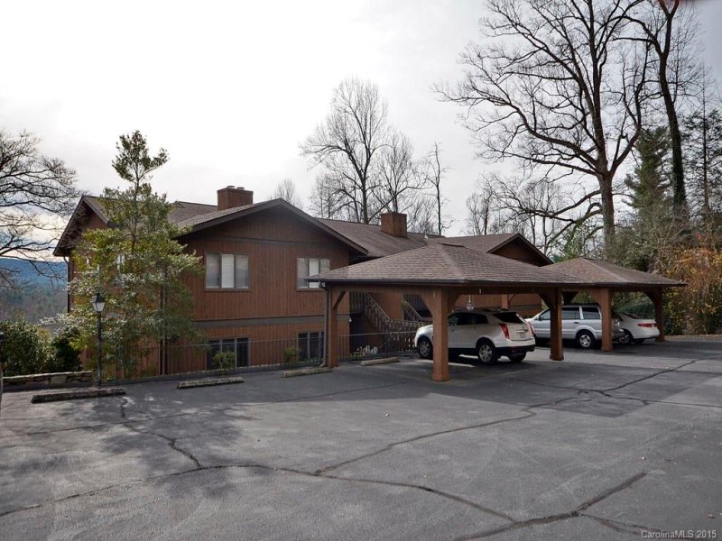 Property image 2 at 140 Bent Tree Drive, Hendersonville, NC 28739