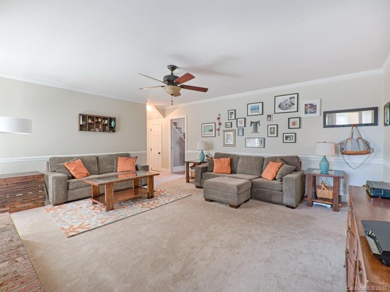 Property image 3 at 504 Beverly Circle, Charlotte, NC 28270