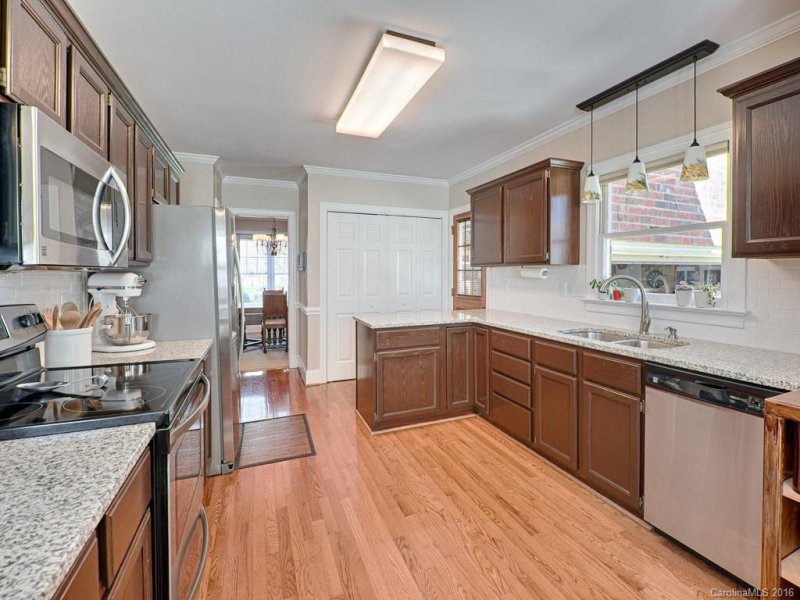 Property image 5 at 504 Beverly Circle, Charlotte, NC 28270