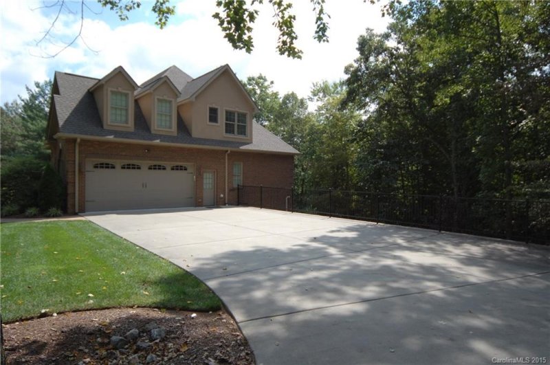 Property image 2 at 34 Gaston Road, Asheville, NC 28806