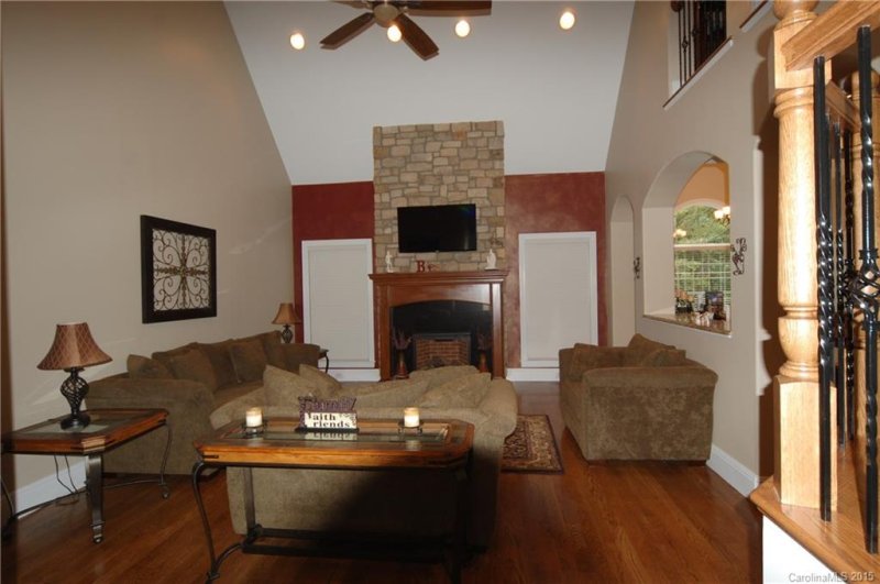 Property image 3 at 34 Gaston Road, Asheville, NC 28806