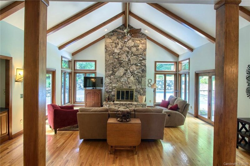 Property image 2 at 13 Mountain Lake Drive, Hendersonville, NC 28739