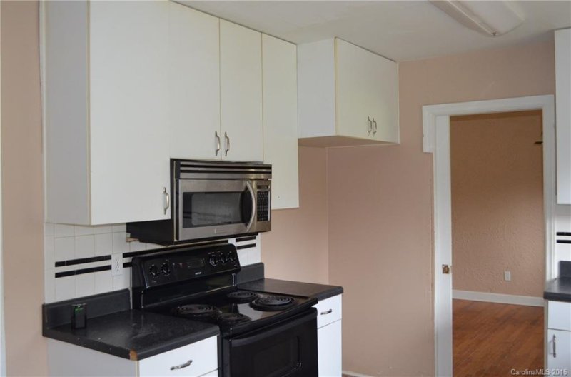 Property image 5 at 200 Sardis Road, Charlotte, NC 28270