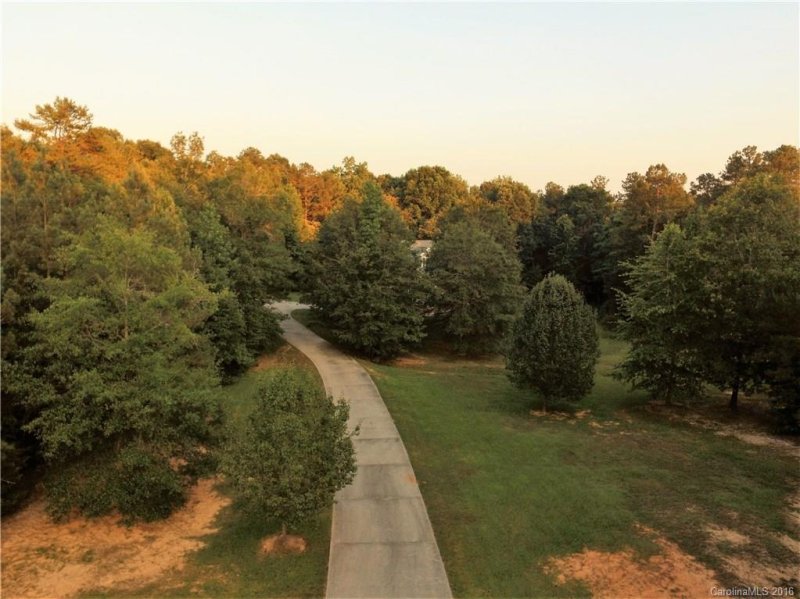 Property image 5 at 540 Crown Court, Richburg, SC 29729