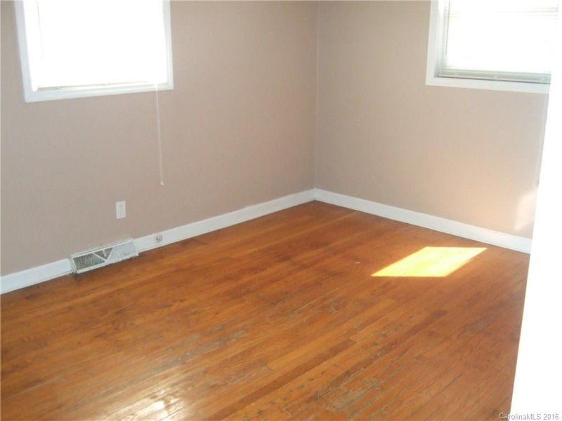 Property image 4 at 1100 Westgate Drive, Cherryville, NC 28021