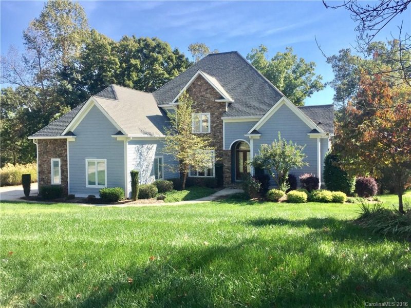 226 Wildwood Cove Drive