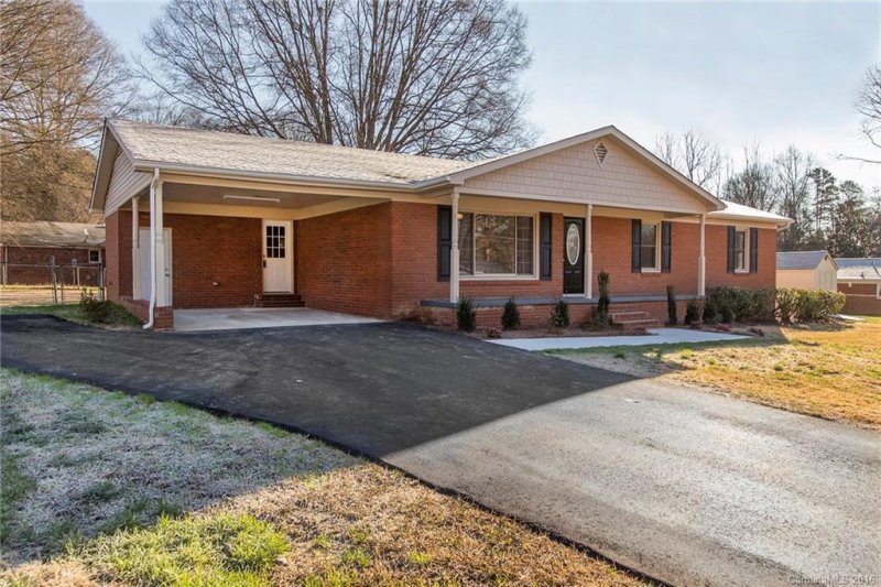 Property image 3 at 327 Meadowood Circle, Kannapolis, NC 28081