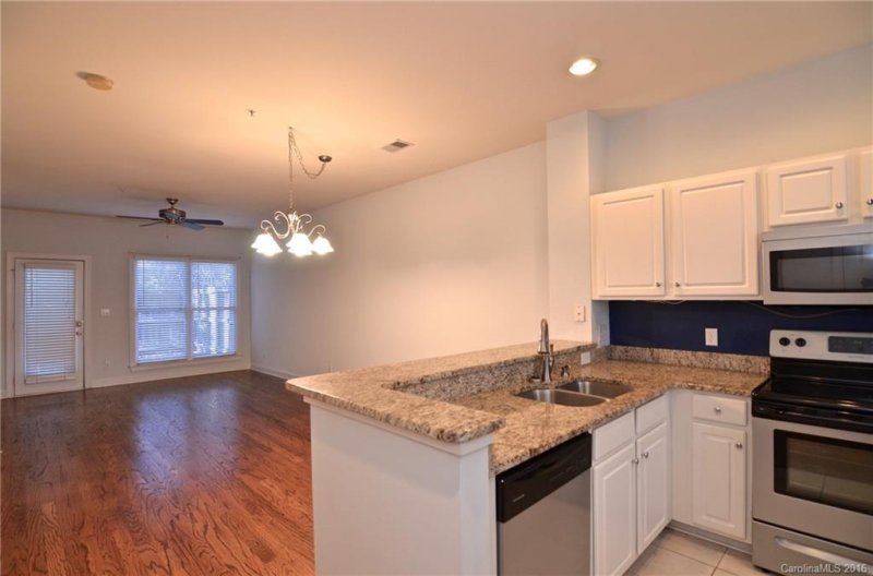 Property image 3 at 1061 Park West Drive, Charlotte, NC 28209