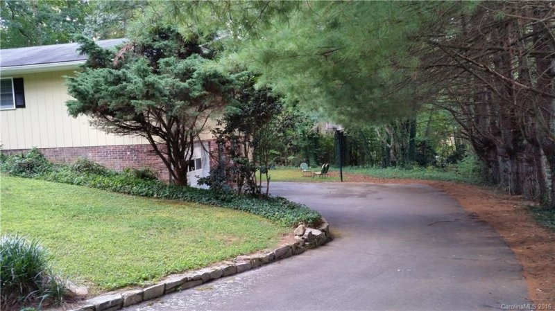 Property image 3 at 45 Crosswick Lane, Hendersonville, NC 28739