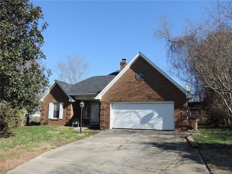 4904 Hunters Knoll Drive