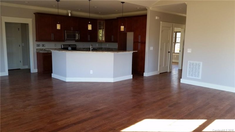 Property image 4 at 6 Shaker Court, Asheville, NC 28805