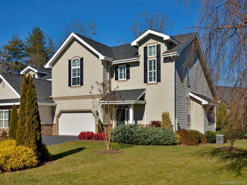 Property image 2 at 291 Towne Place Drive, Hendersonville, NC 28792