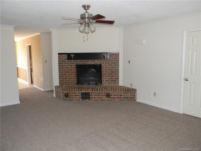 Property image 2 at 817 Jamestown Drive, Gastonia, NC 28056