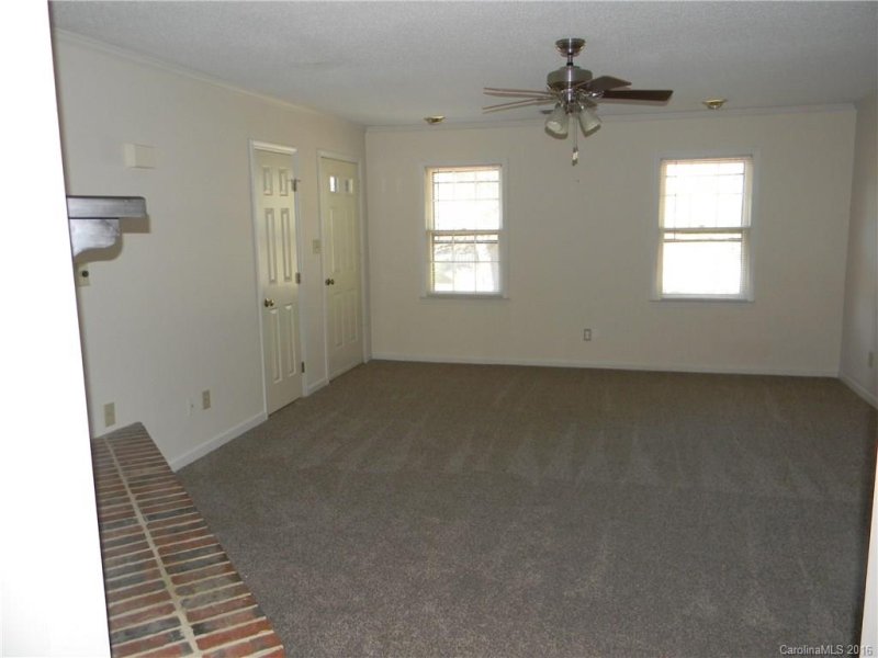Property image 3 at 817 Jamestown Drive, Gastonia, NC 28056