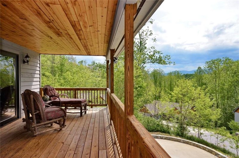 Property image 3 at 17 Constitution Avenue, Waynesville, NC 28785