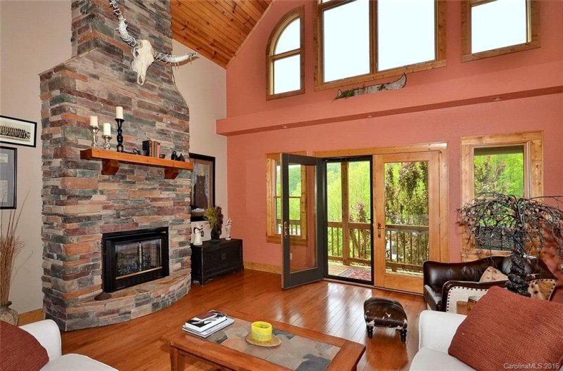 Property image 4 at 17 Constitution Avenue, Waynesville, NC 28785