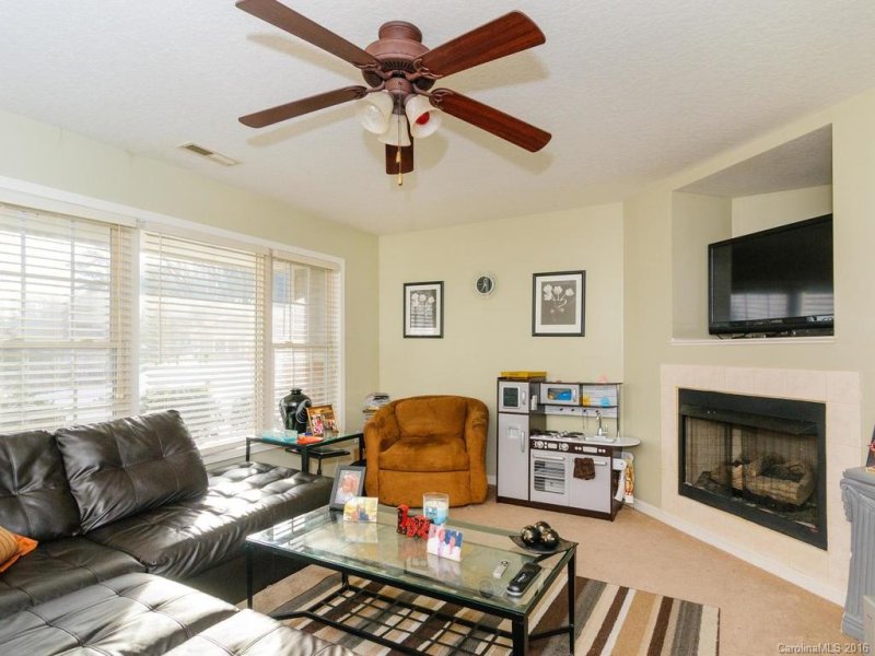 Property image 4 at 12 Rotunda Circle, Asheville, NC 28806