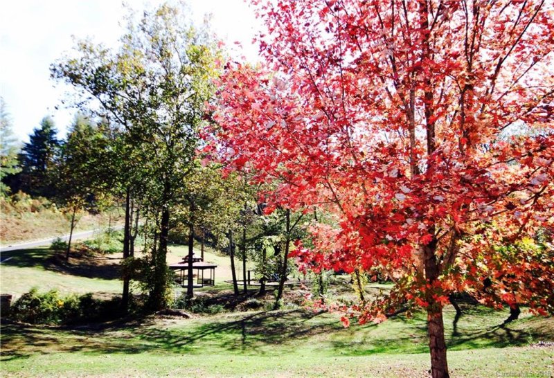 Property image 3 at 14 Crossing Circle, Fairview, NC 28730