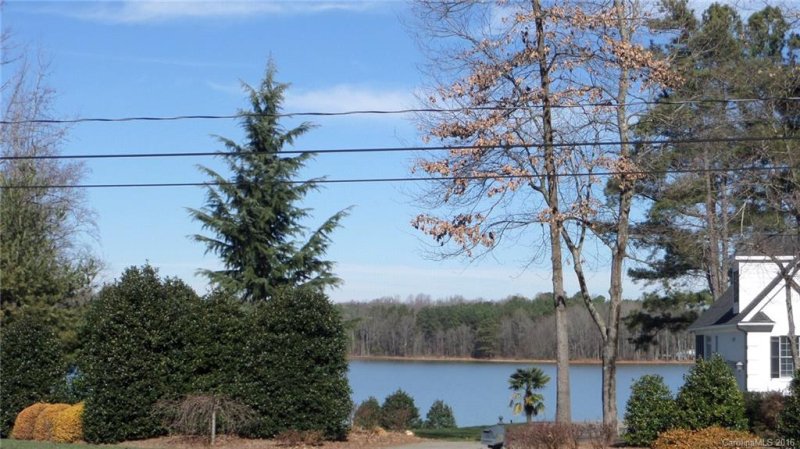 Property image 2 at 108 Castle Drive, Mooresville, NC 28117