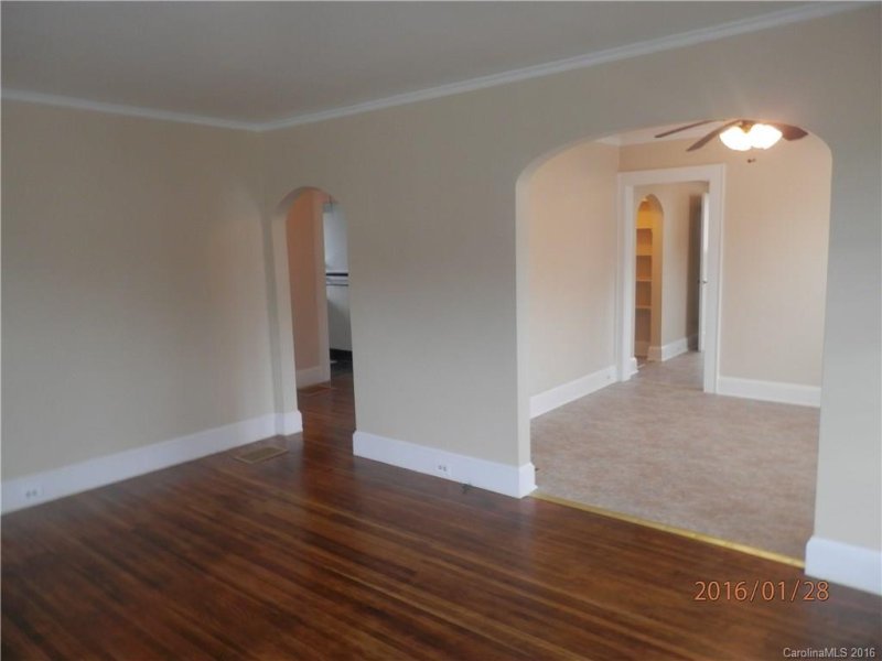 Property image 4 at 549 Sugar Creek Road, Charlotte, NC 28213