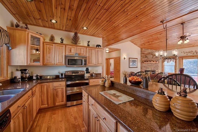 Property image 3 at 26 Constitution Avenue, Waynesville, NC 28785