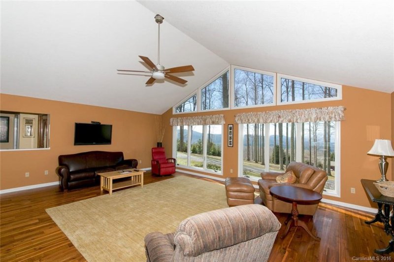 Property image 4 at 941 Eagles Court, Hendersonville, NC 28739