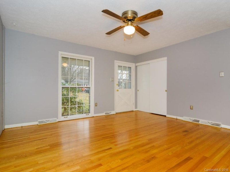 Property image 3 at 9 Grandview Circle, Asheville, NC 28806