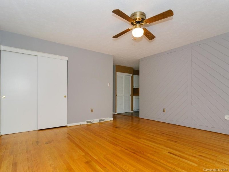 Property image 4 at 9 Grandview Circle, Asheville, NC 28806