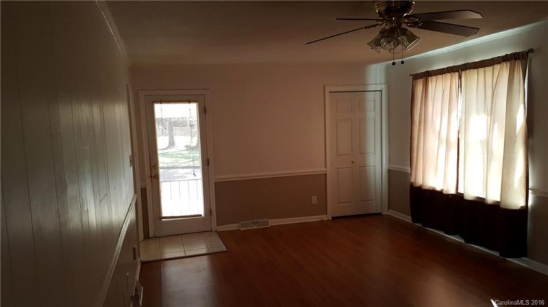 Property image 3 at 4404 Oak Lane, Charlotte, NC 28213