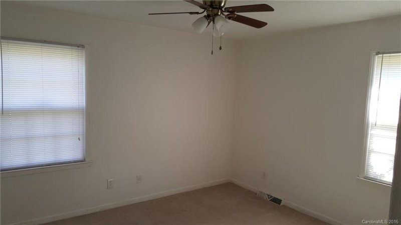 Property image 5 at 4404 Oak Lane, Charlotte, NC 28213