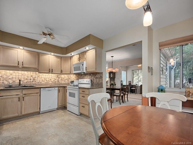 Property image 5 at 9 Stuart Circle, Asheville, NC 28804