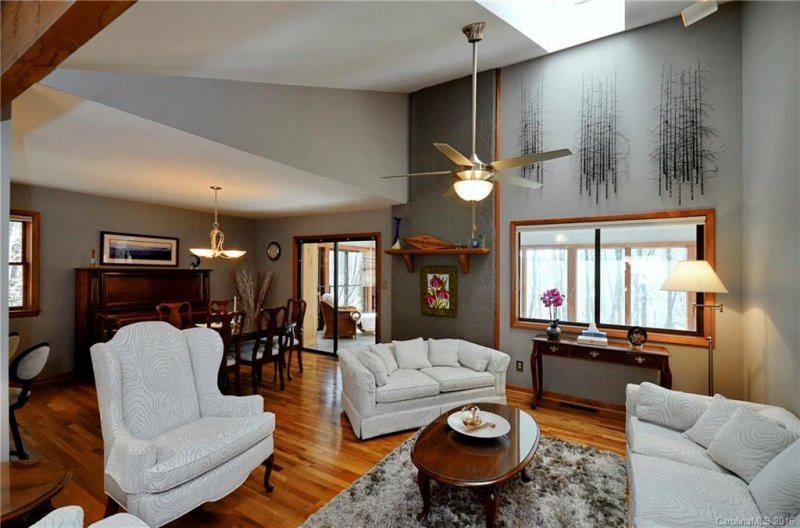 Property image 4 at 25 Indian Trail, Asheville, NC 28803