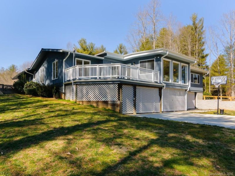 Property image 2 at 214 Vincent Place, Hendersonville, NC 28739